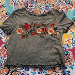 Hollister grey with flowers cropped tee